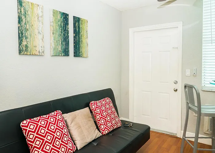 713 Miami Beach Apartments